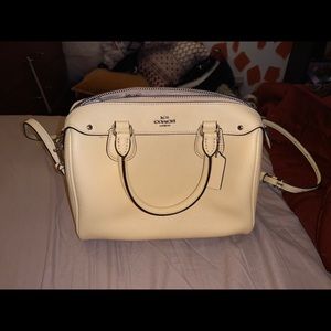 Crossbody Coach purse